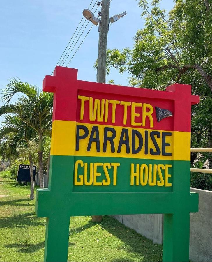 Twitter Paradise Ampeni Екстер'єр фото